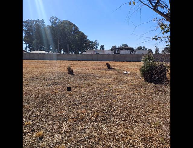 4,047M² VACANT LAND FOR SALE IN HIGHBURY